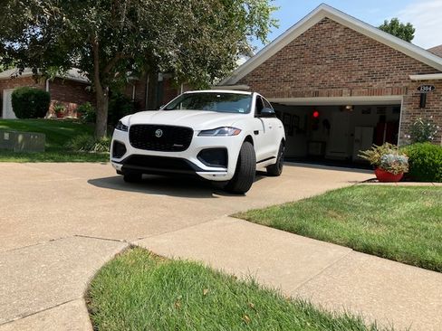 Used 2025 Jaguar F-PACE R-Dynamic S AWD/4WD image 1