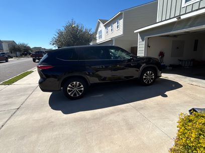 Used 2021 Toyota Highlander XLE
