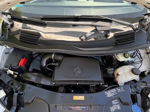 Used 2017 Mercedes-Benz Metris Van 2D image 13