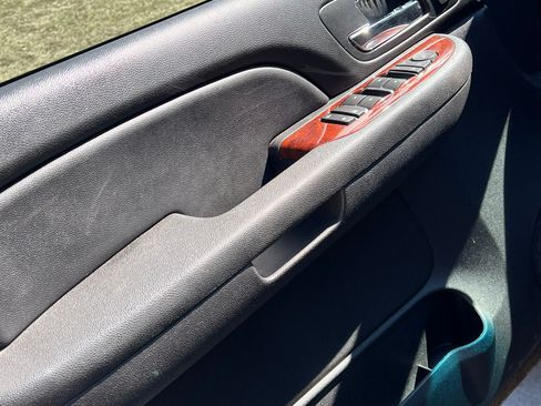 Used 2009 Chevrolet Silverado 1500 LTZ image 17