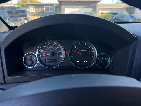 Used 2008 Jeep Grand Cherokee Laredo RWD image 6