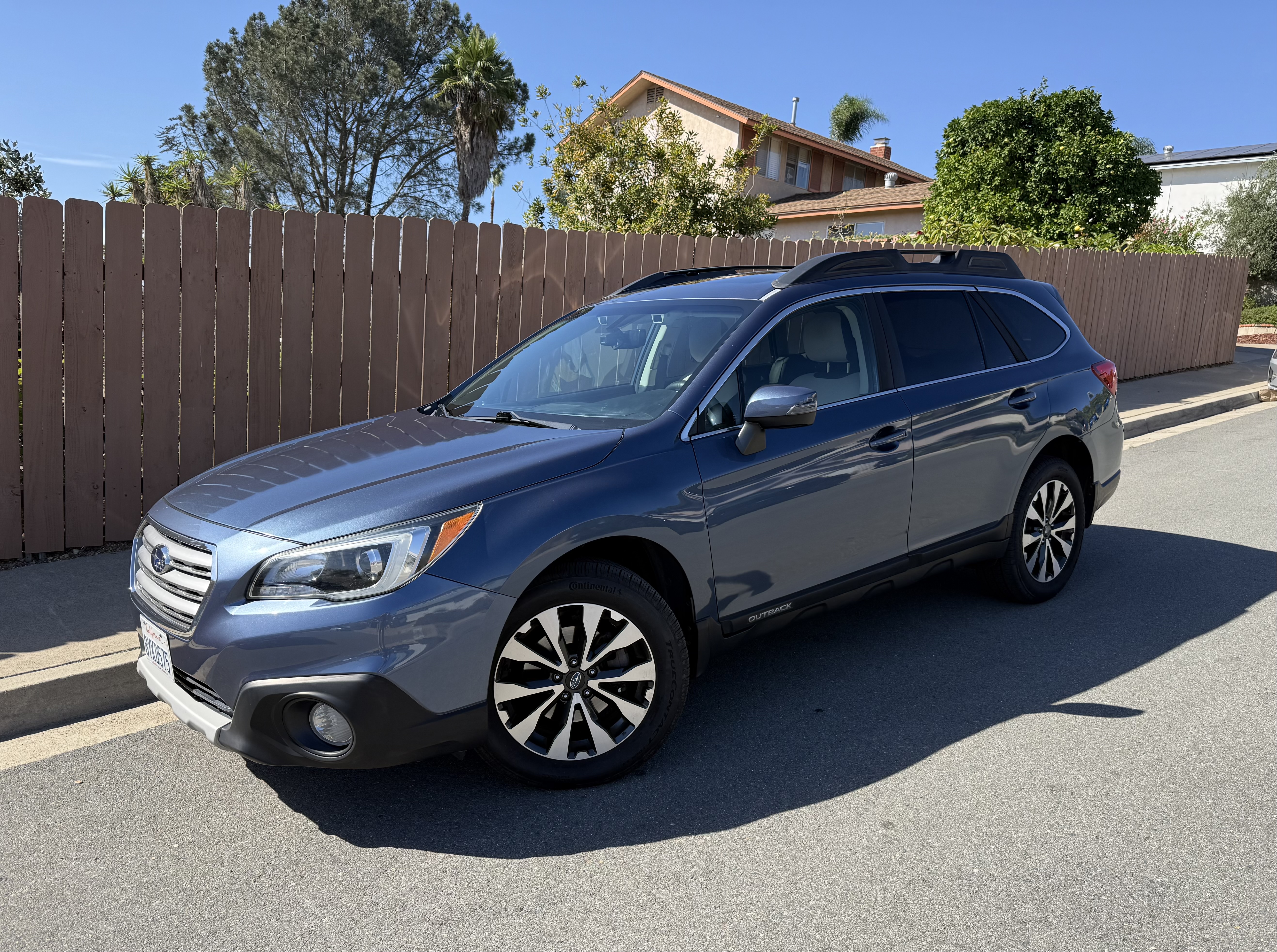 Used 2017 Subaru Outback 2.5i Limited AWD/4WD image 1