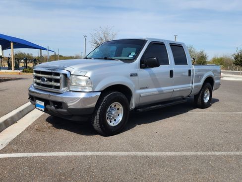 Used 2001 Ford F250 2WD Crew Cab Super Duty image 1