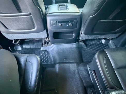 Used 2016 Chevrolet Suburban LTZ image 30