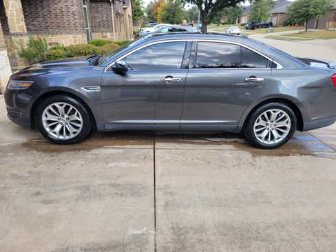 Used 2015 Ford Taurus Limited w/ Equipment Group 301A image 10