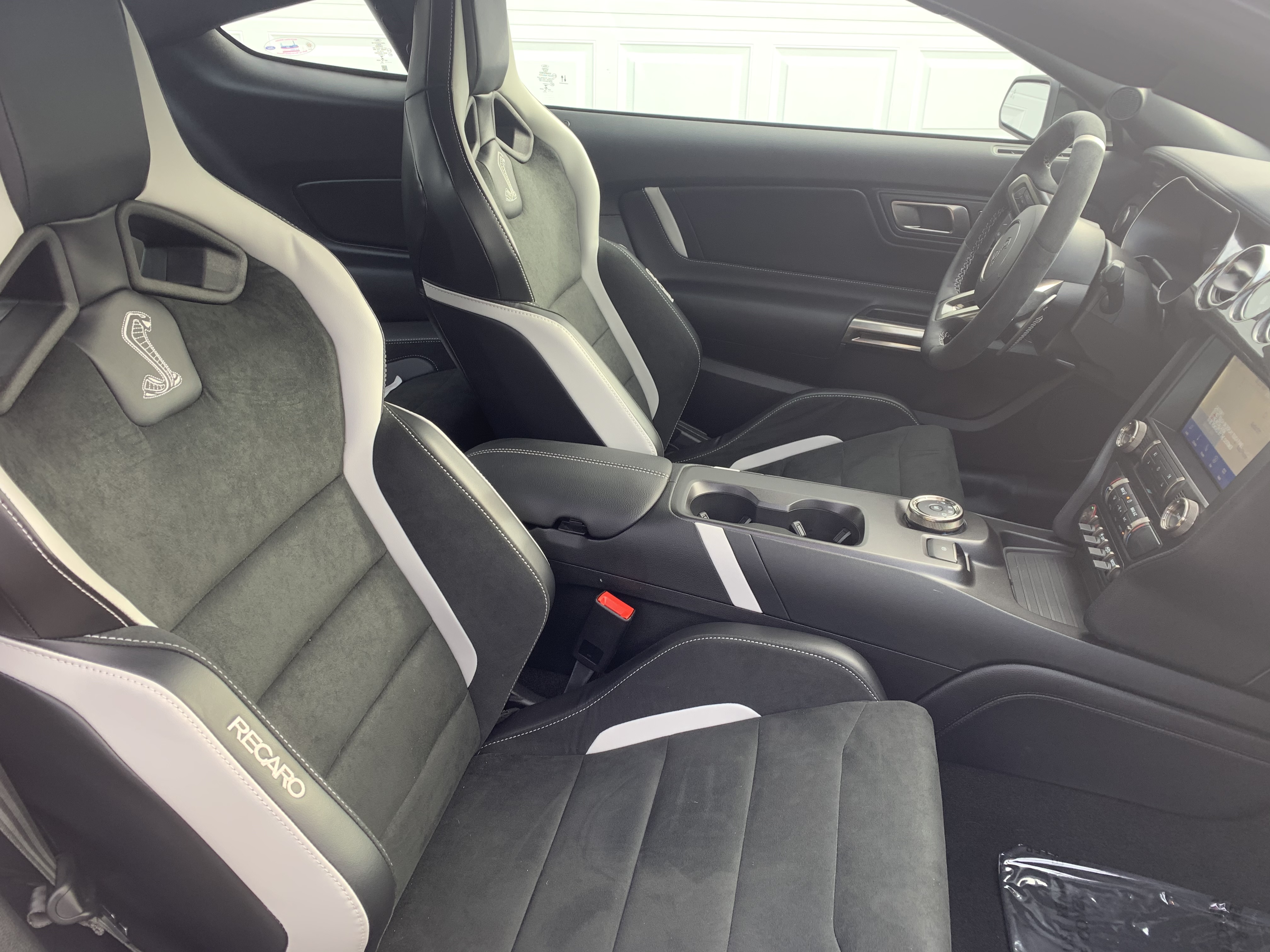 Used 2020 Ford Mustang Shelby GT500 w/ Technology Package RWD image 8