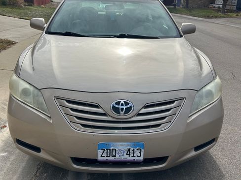 Used 2009 Toyota Camry LE image 1