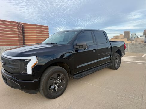 Used 2025 Ford F150 Lightning Flash w/ Max Trailer Tow Package image 4