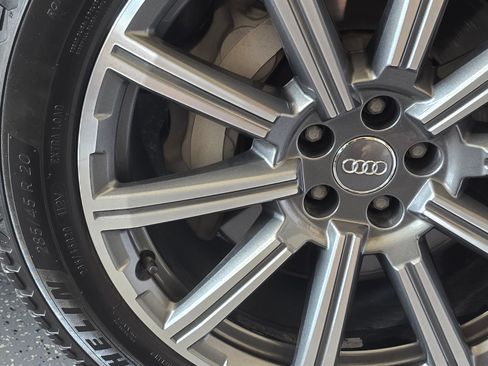 Used 2019 Audi Q7 3.0T Premium Plus w/ Premium Plus Package image 13