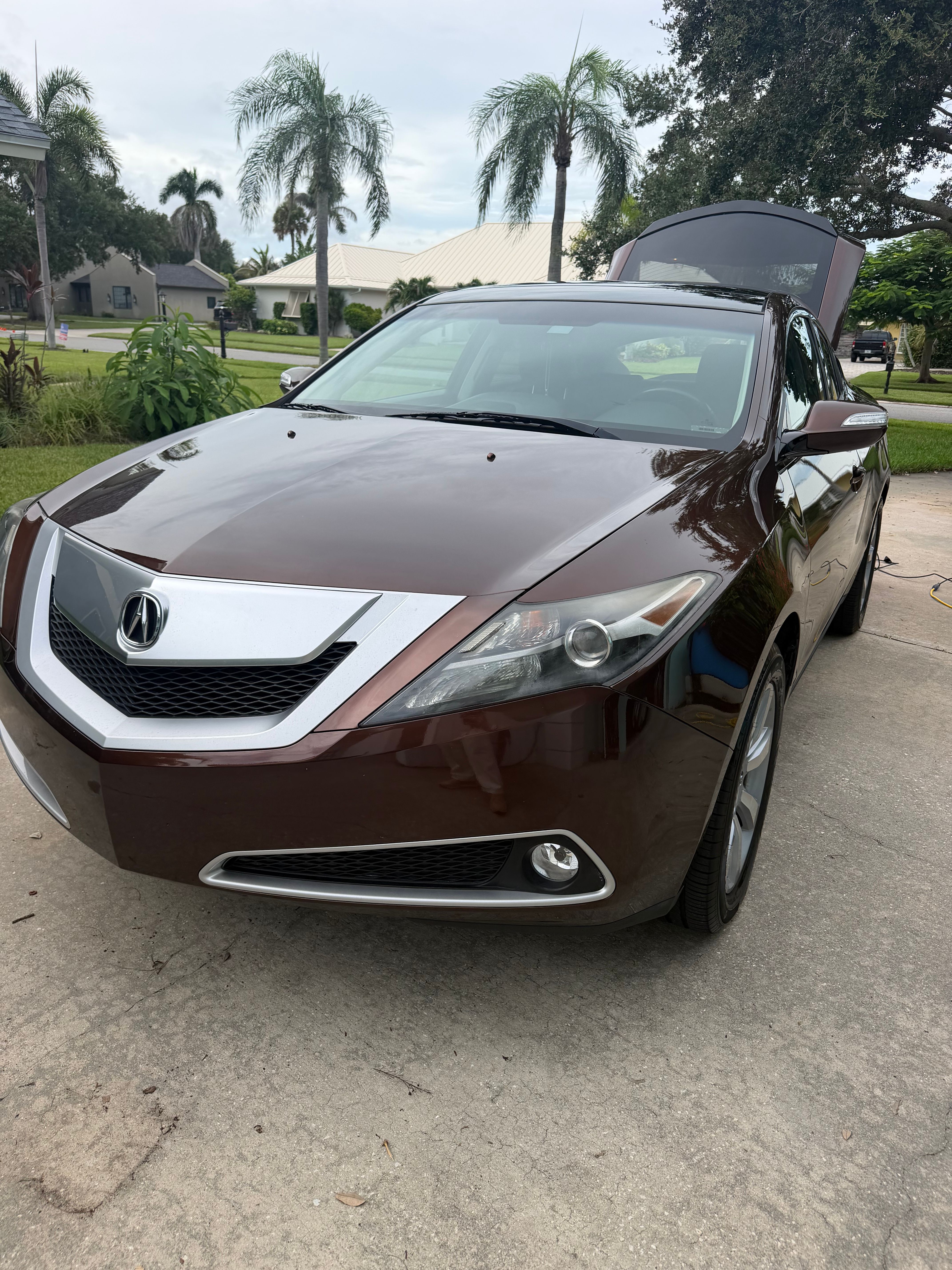 Used 2011 Acura ZDX w/ Technology Package AWD/4WD image 2