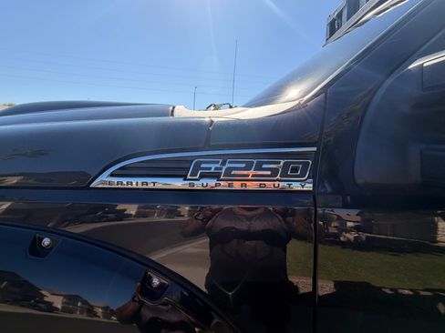 Used 2011 Ford F250 Lariat w/ Lariat Ultimate Pkg AWD/4WD image 13