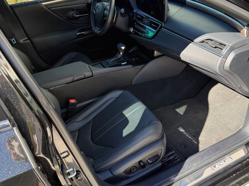 Used 2024 Lexus ES 350 F Sport w/ Accessory Package (Z1) FWD image 13