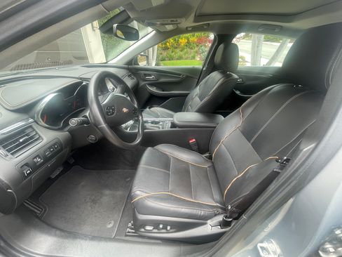 Used 2017 Chevrolet Impala Premier w/ Enhanced Convenience Package FWD image 4