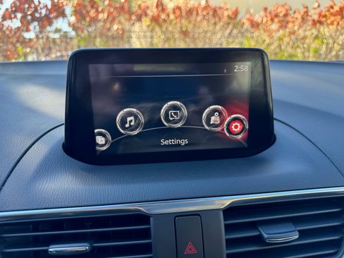 Used 2018 MAZDA MAZDA3 Grand Touring image 14