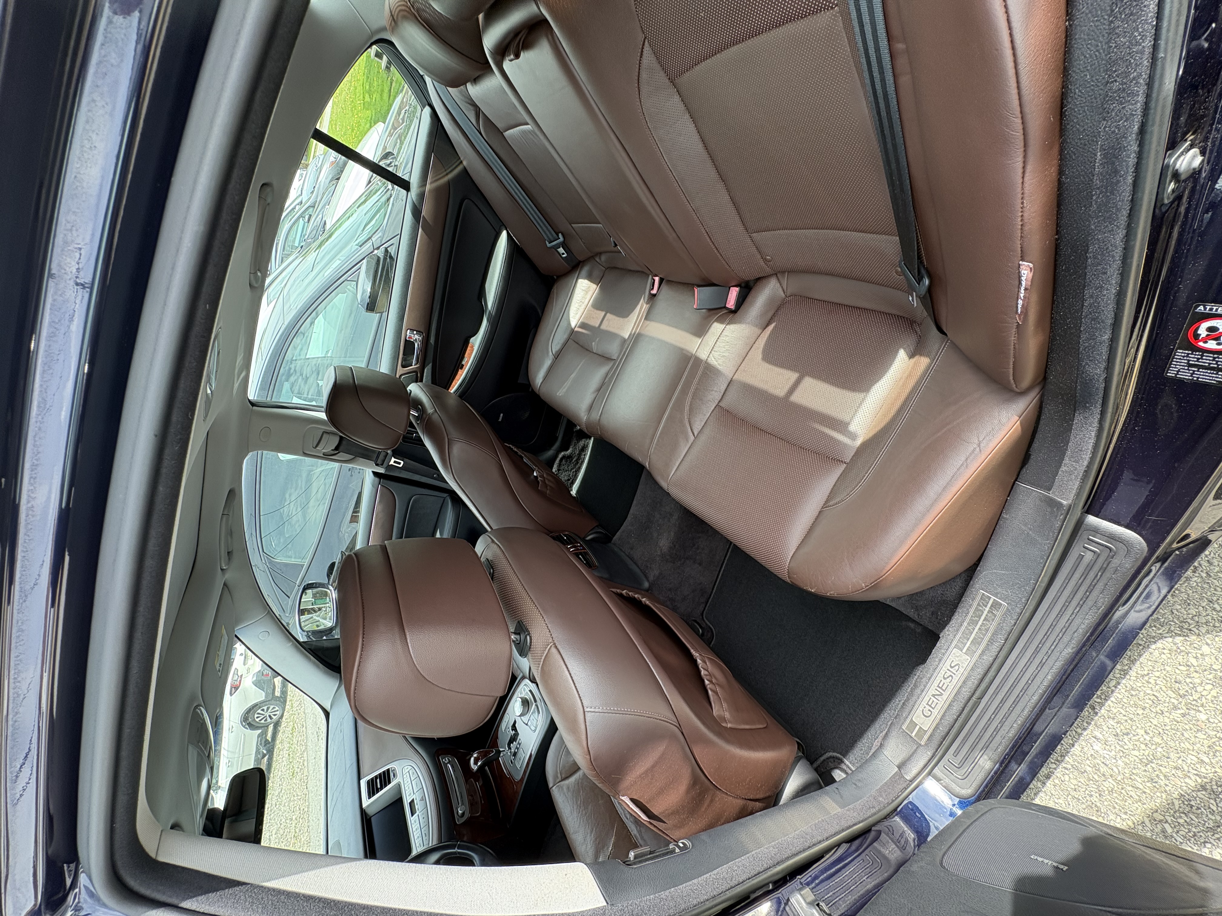 Used 2009 Hyundai Genesis 3.8 w/ Technology Pkg 4 RWD image 13