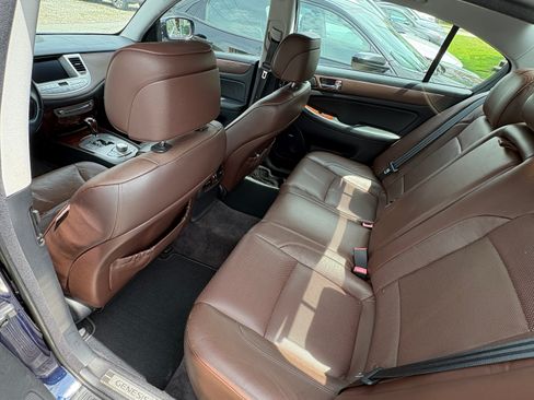 Used 2009 Hyundai Genesis 3.8 w/ Technology Pkg 4 RWD image 13