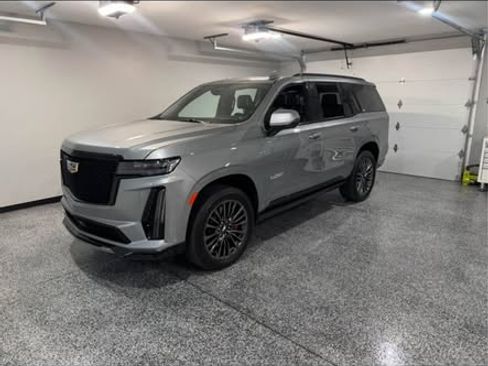 Used 2023 Cadillac Escalade V w/ Heavy-Duty Trailer Package image 2