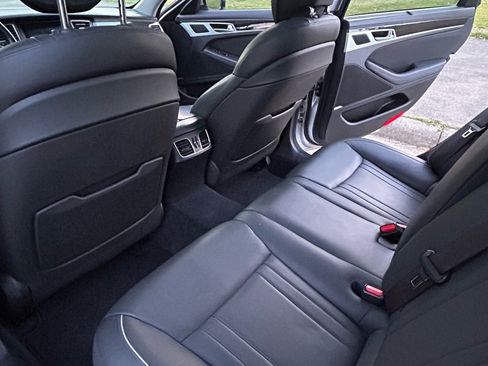 Used 2015 Hyundai Genesis 3.8 w/ Option Group 03 image 9