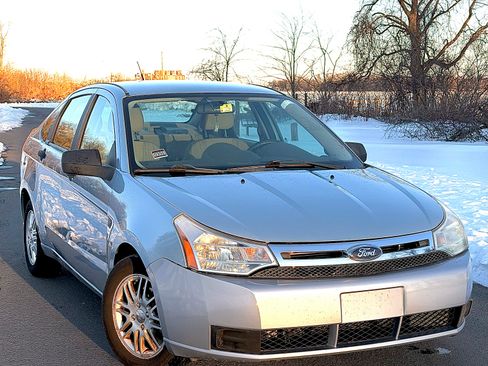 Used 2008 Ford Focus SE image 2