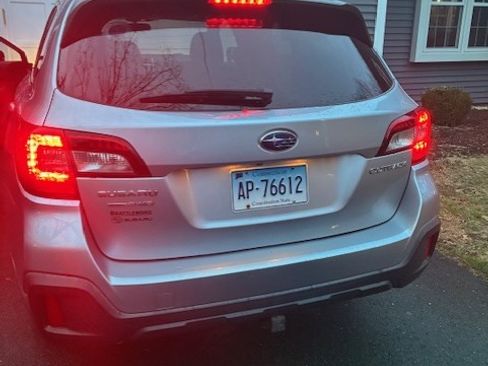 Used 2018 Subaru Outback 2.5i Premium image 13