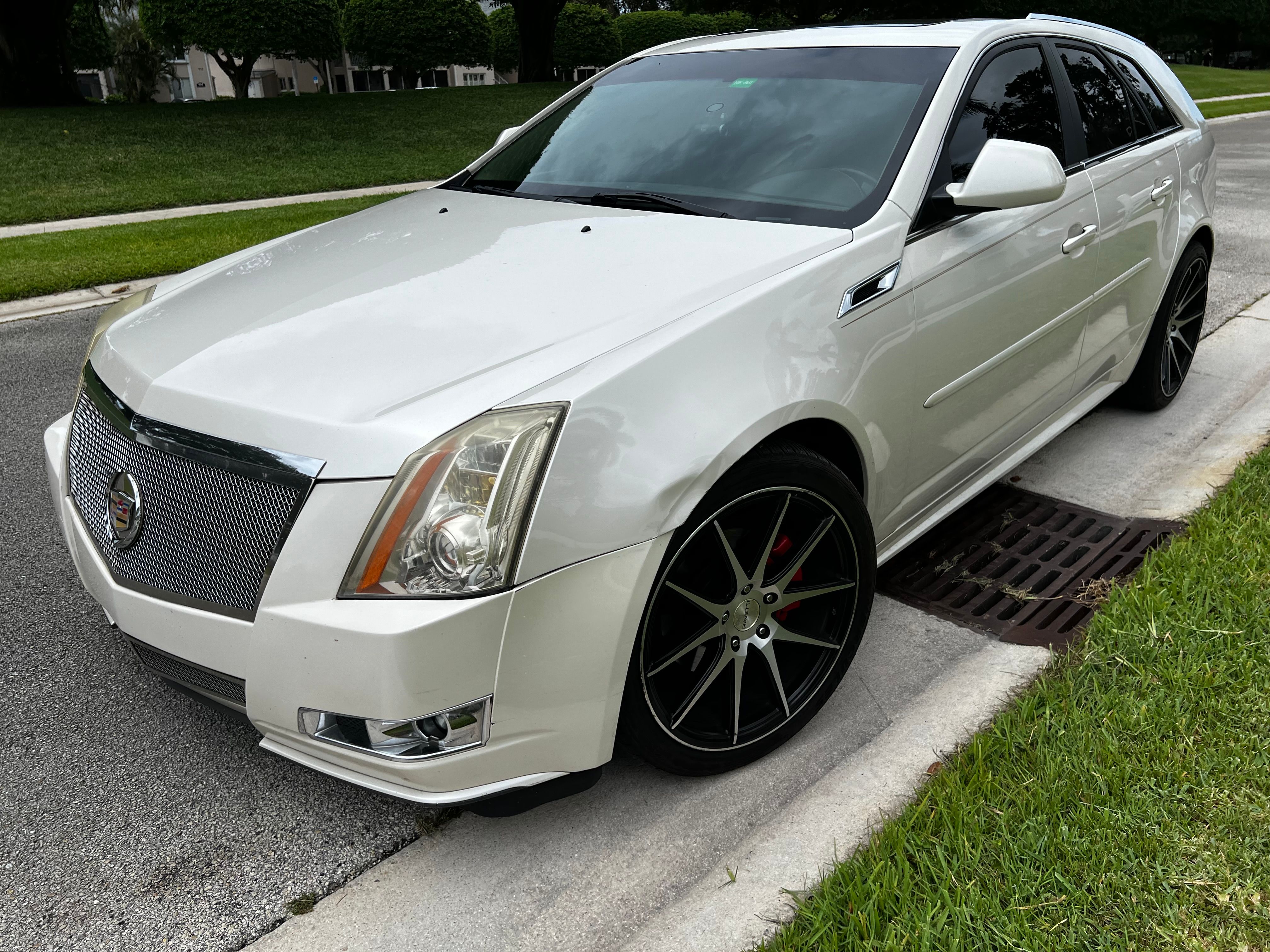Used 2011 Cadillac CTS Performance RWD image 4