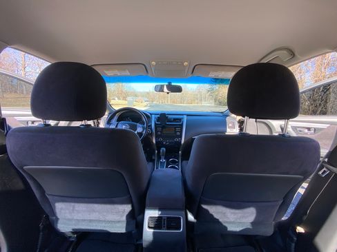 Used 2013 Nissan Altima 2.5 SV image 10