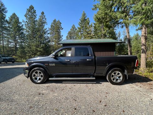 Used 2017 RAM 1500 Laramie image 2