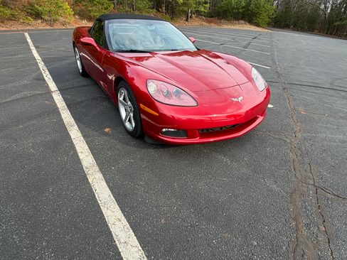 Used 2005 Chevrolet Corvette Convertible w/ Preferred Equipment Group image 15