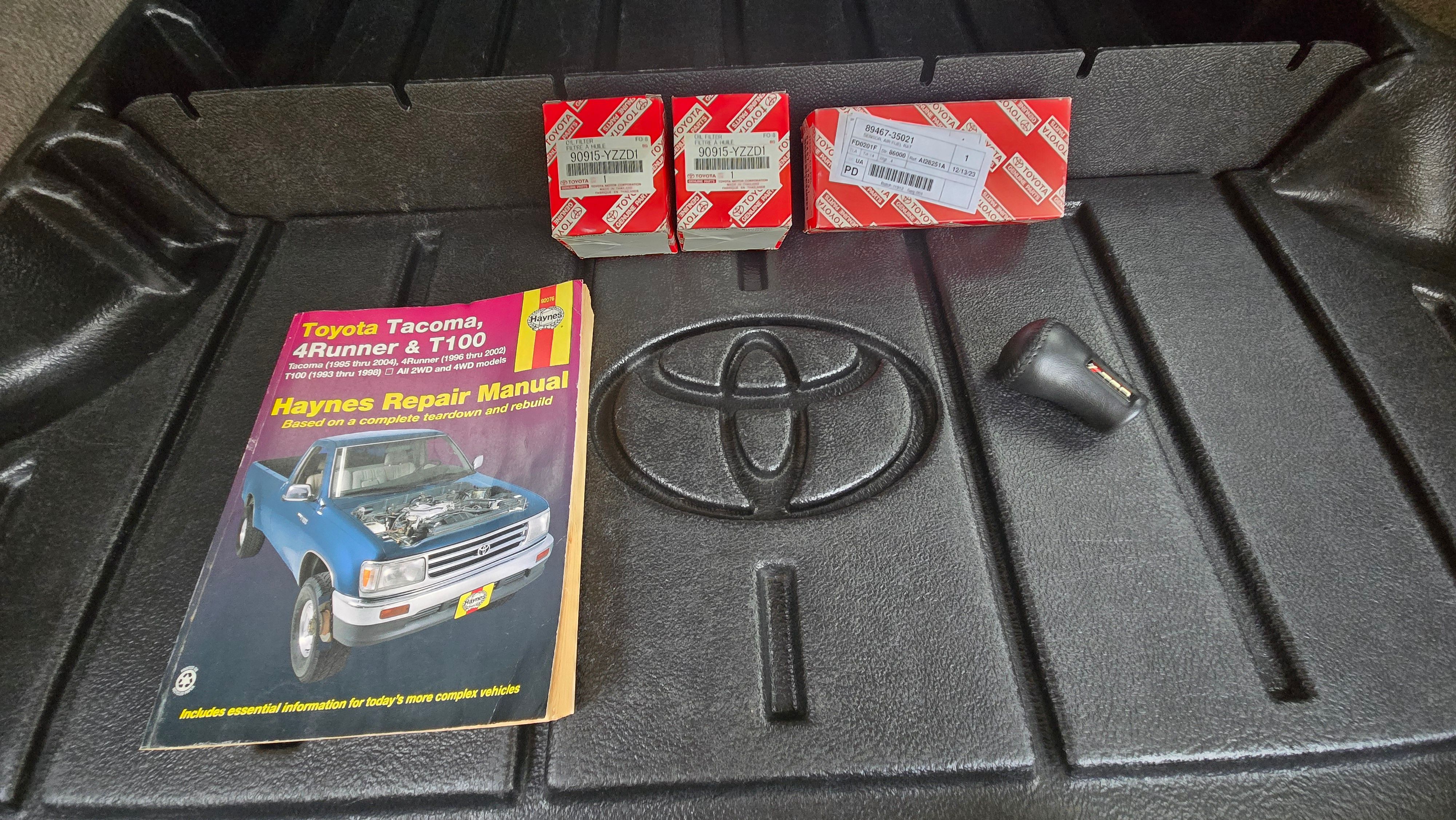 Used 2000 Toyota 4Runner SR5 AWD/4WD image 25