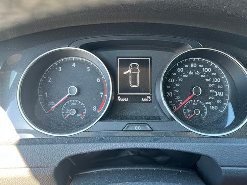 Used 2019 Volkswagen Golf S AWD/4WD image 9