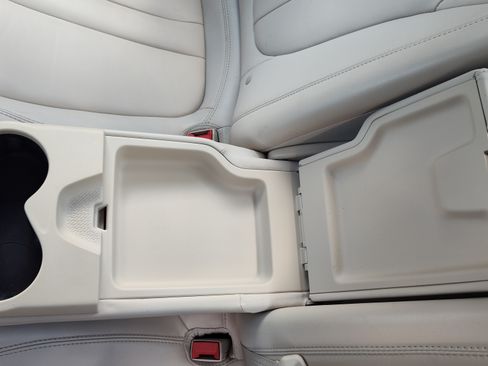 Used 2015 Chrysler 200 C w/ Navigation & Sound Group I image 24