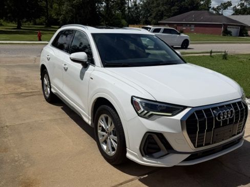 Used 2023 Audi Q3 2.0T Premium AWD/4WD image 2