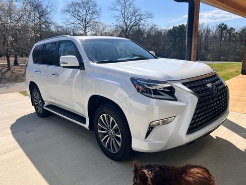 Used 2022 Lexus GX 460 Luxury w/ Accessory Package image 13