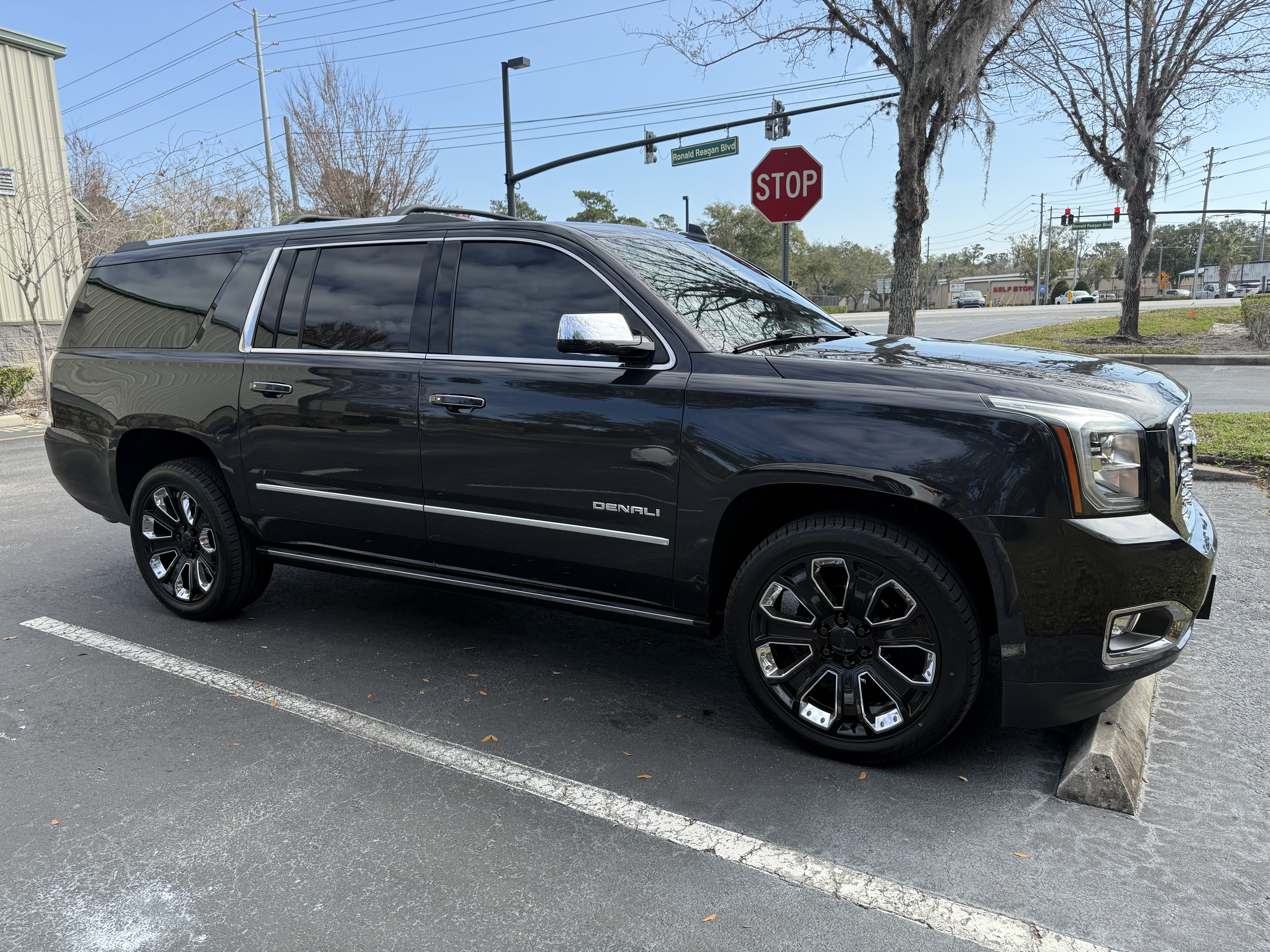 Used 2020 GMC Yukon XL Denali w/ Denali Ultimate Package AWD/4WD image 6