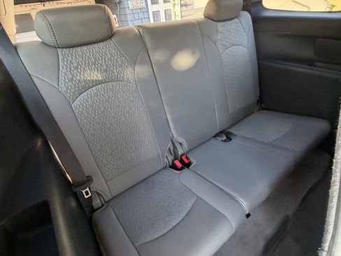 Used 2011 GMC Acadia SL image 15