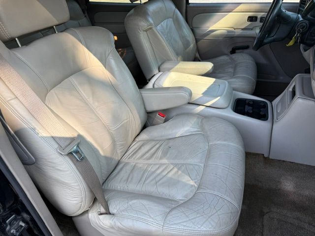 Used 2002 Chevrolet Tahoe LT AWD/4WD image 17