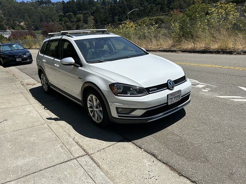 Used 2017 Volkswagen Golf Alltrack S AWD/4WD image 5