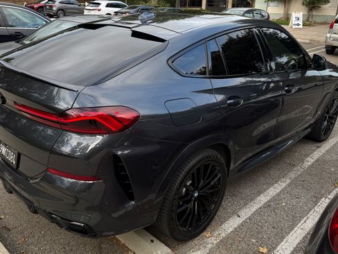 Used 2022 BMW X6 xDrive40i w/ M Sport Package AWD/4WD image 2