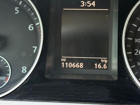 Used 2013 Volkswagen CC Sport image 9