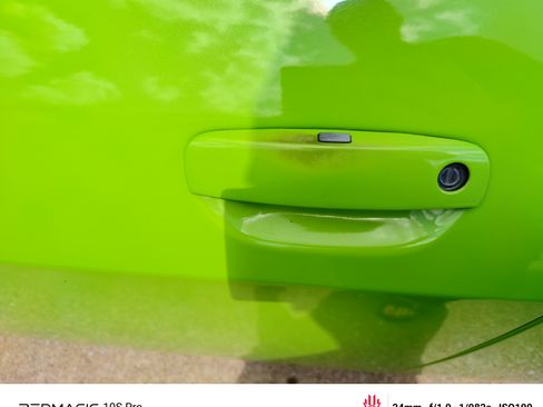 Used 2015 Dodge Challenger SRT w/ Technology Group image 28