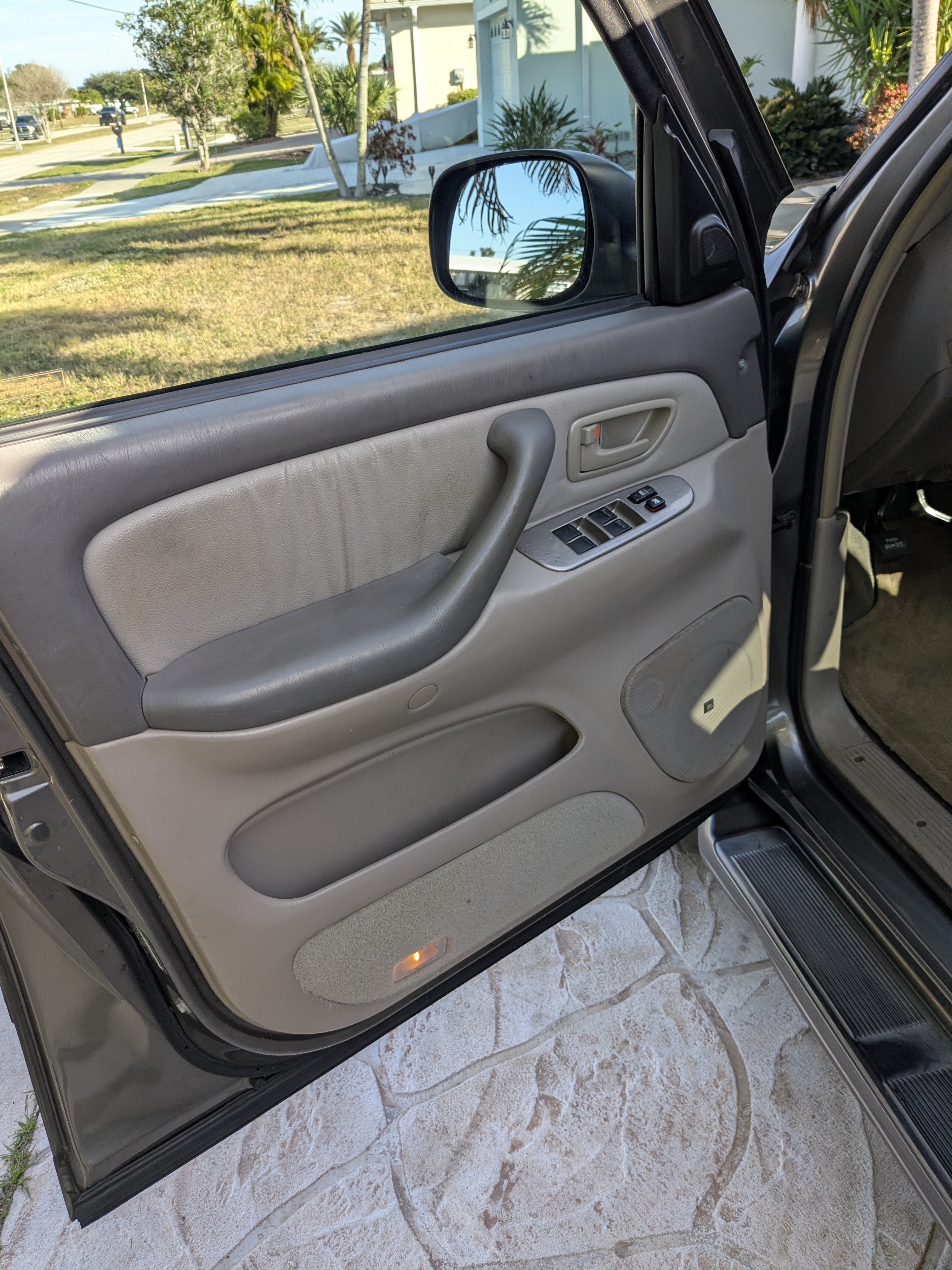 Used 2007 Toyota Sequoia Limited RWD image 8