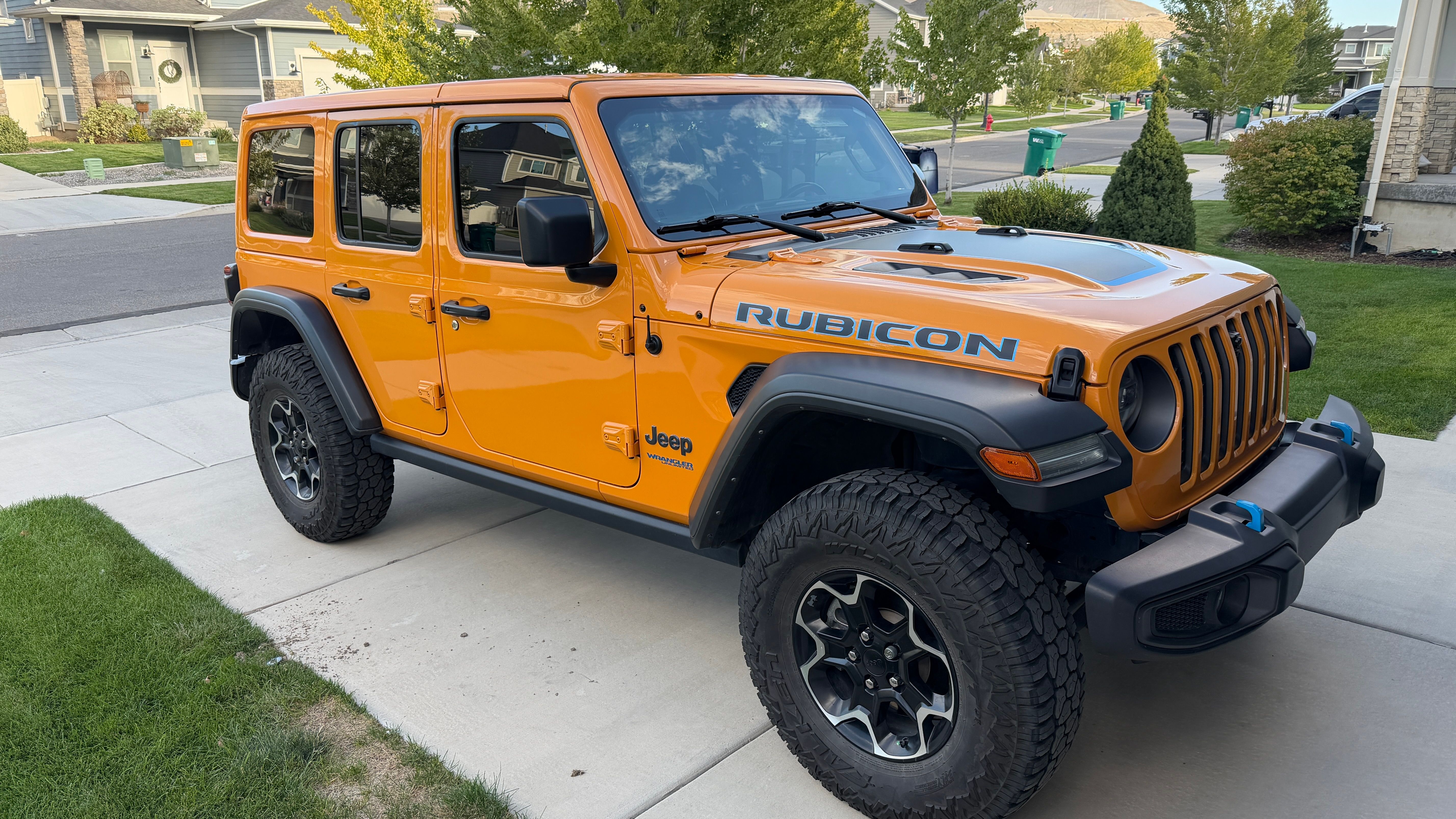 Used 2021 Jeep Wrangler Unlimited Rubicon 4xe w/ Safety Group AWD/4WD image 1