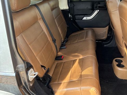 Used 2011 Jeep Wrangler Unlimited Rubicon w/ Trailer Tow Group image 5