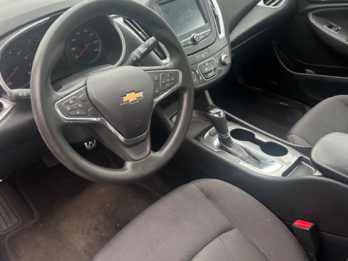 Used 2017 Chevrolet Malibu LS FWD image 9