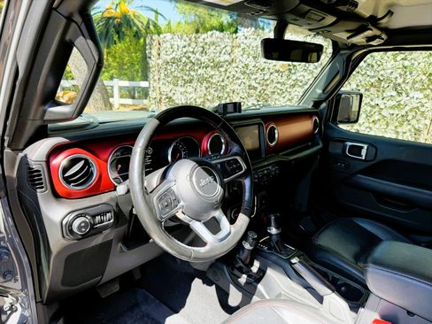 Used 2022 Jeep Gladiator Rubicon w/ LED Lighting Group AWD/4WD image 25