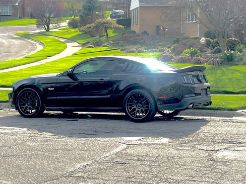 Used 2012 Ford Mustang GT Premium RWD image 1
