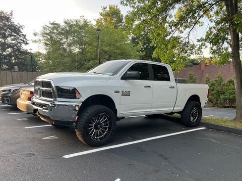 Used 2017 RAM 2500 SLT image 2