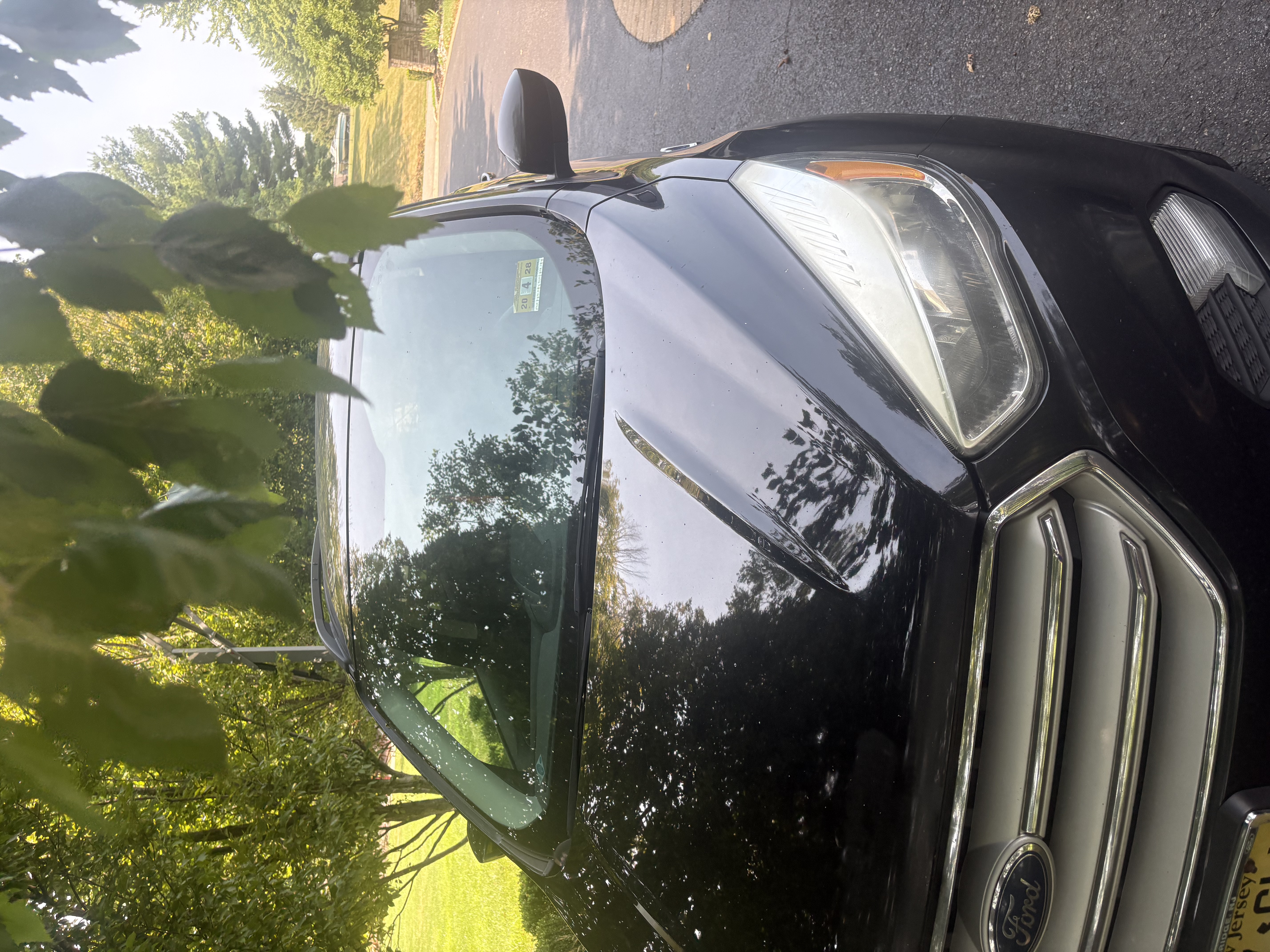 Used 2018 Ford Escape SE w/ SE Sync 3 Package AWD/4WD image 1