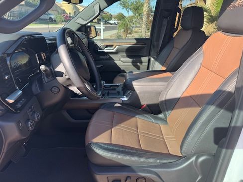 Used 2024 Chevrolet Silverado 1500 High Country w/ Technology Package image 11