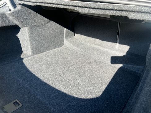 Used 2019 Chevrolet Impala LT FWD image 16